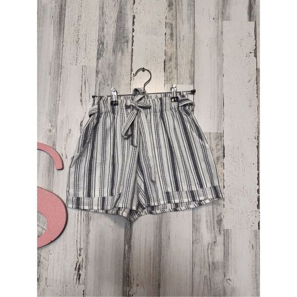 Stripped shorts size XS - Picture 2 of 8